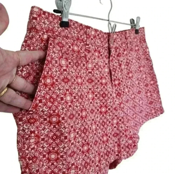 Gap Print Summer Shorts Red White Tile Chino Preppy Women's size 8 Petite - Picture 5 of 11